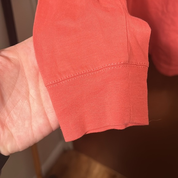 NWOT Vineyard Vines Long Sleeve Graphic Hoodie - Picture 4 of 6